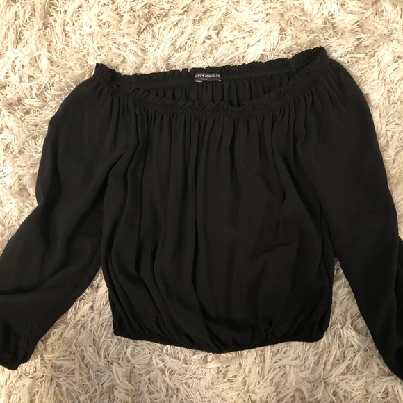 BRAND NEW Brandy Melville off shoulder top. - Picture 4 of 4